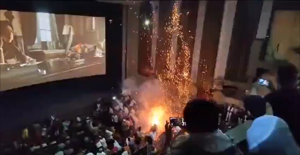 Salman Khan fans burst crackers